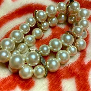 Faux Pearl Bracelet - beautiful Costume Jewelry